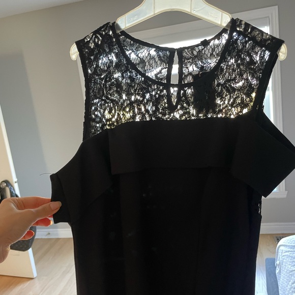 Beautiful brand new dress with lace with tag rw&co dress - Picture 2 of 5